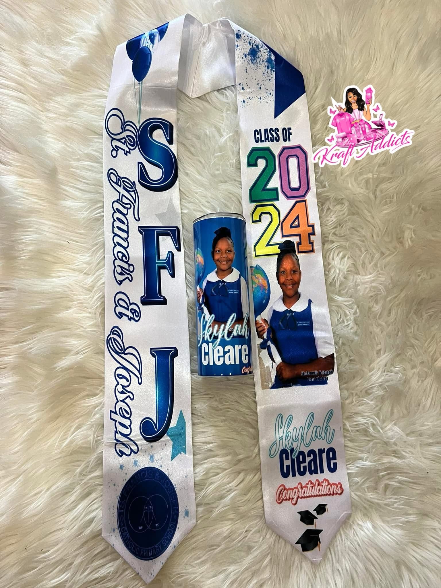Graduation 3D/ All Over Stole